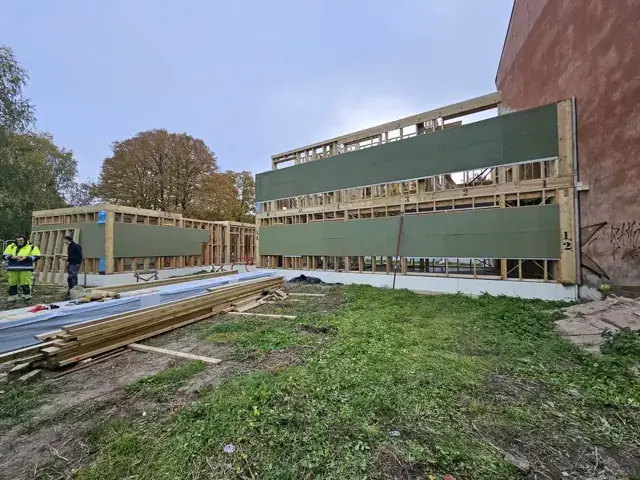 Divstāvu koka karkasa mājas karkass objektā